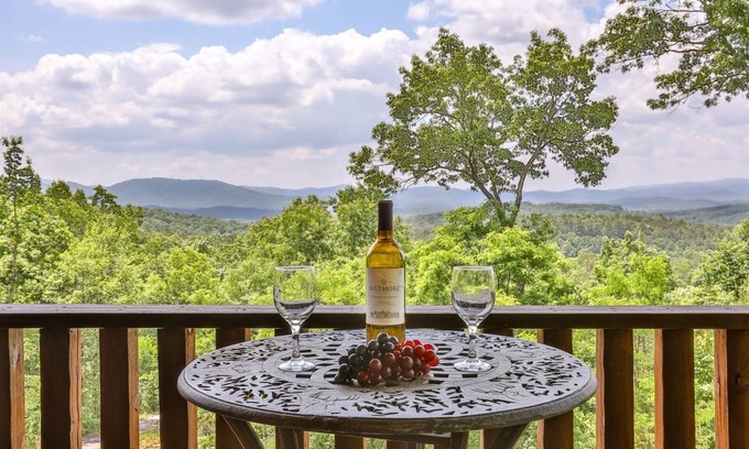Ellijay Cabin | The Honey Pot | Ellijay, GA