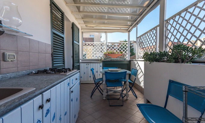 Loano Apartment | The House by the Sea [Old Town-Loano-Garage]