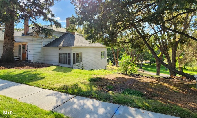 Redmond House | The House of Family Ties Unit A