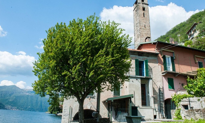 Careno Apartment | "The House of the Fisherman on Lake Como" Dwelling in Careno