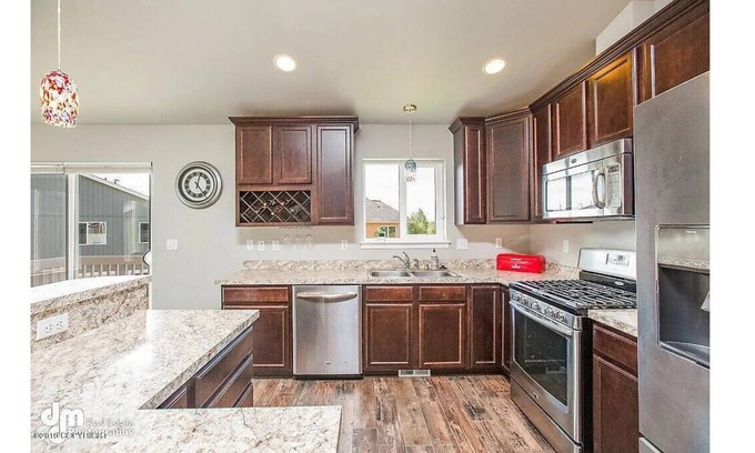Northeast Anchorage Other | The house w the Yellow door modern 3bd & fireplace