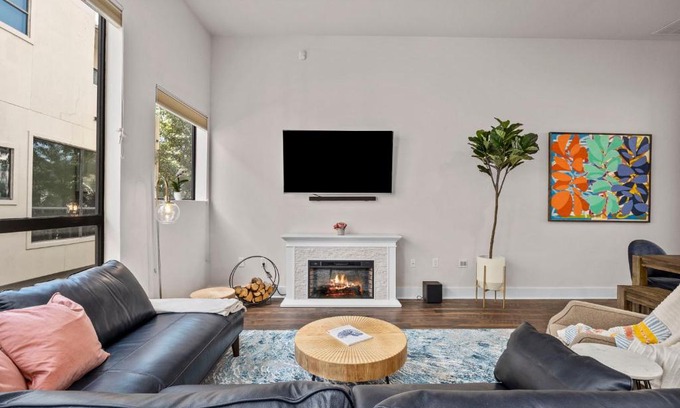 Riverside Terrace Villa | The Houston Villa - 2Qn+1King -MedCenter NRG ZOO
