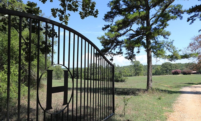 Golden Other | The Huffman Ranch -Fireplace ATV's welcomed close/restaurants & Broken Bow Lake