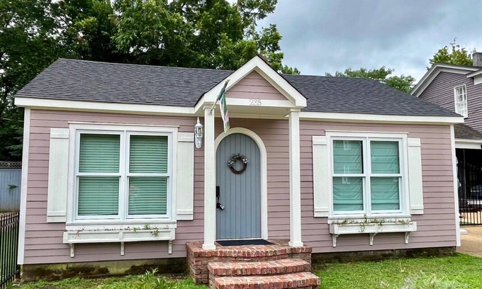 Holly Springs House | The Hummingbird Cottage - Entire House