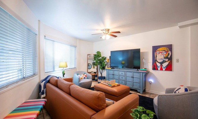 Oxford House | The Hutt, 2BR Chic Condo by Velvet Ditch Villas