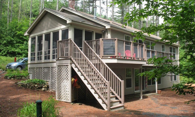Bridgton House | The Ideal Maine Lakeside Getaway: "Pinewoods" on Moose Pond