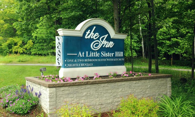 Sister Bay Hotel | The Inn at Little Sister Hill