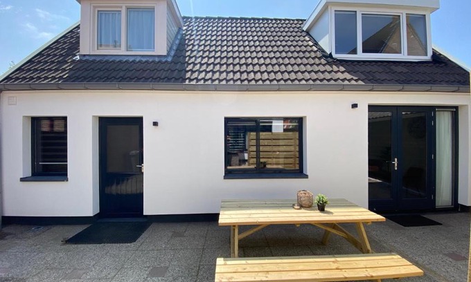 De Koog House | The island life beach house 2