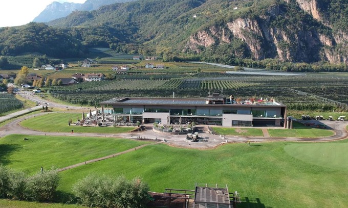 Unterrain/Riva di Sotto Hotel | The Lodge Sporthotel - Golfclub Eppan