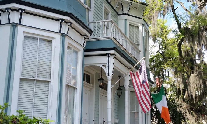 Historic Downtown Savannah House | The Janie: A Charming Victorian Downtown near Forsyth Park. Spacious w/Parking