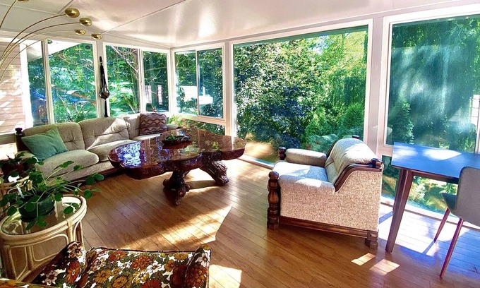 Southeast Kelowna House | The Jungle House