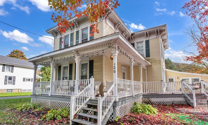 Ellicottville House | The Kelly House - 4 BR Historic Lodge - Downtown