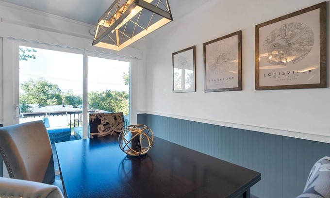 Frankfort House | The Kentucky Bluegrass Retreat-Heart of the bourbon trail-large deck & backyard