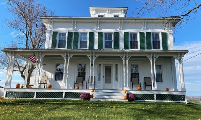 Geneva House | The "Kimestead" - Finger Lakes & Wine Trail Estate!