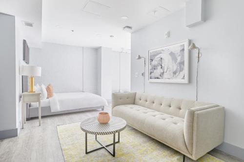 Old Town Alexandria Apartment | The King Street House By Kasa