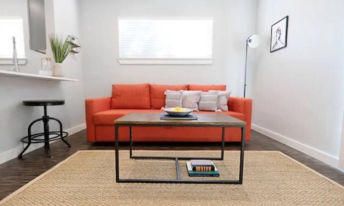 Old East Dallas Apartment | The Kozy Urban Dallas Flat