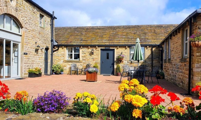 Honley House | The Laithe is a barn conversion in a rural location - 10 mins from Town Centre