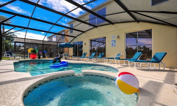 Lake Berkley House | The Lake House! 7Br 4.5ba with private pool!