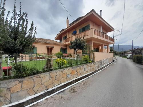 Gefira Mpania Apartment | The Lake House' - Trichonida Lake