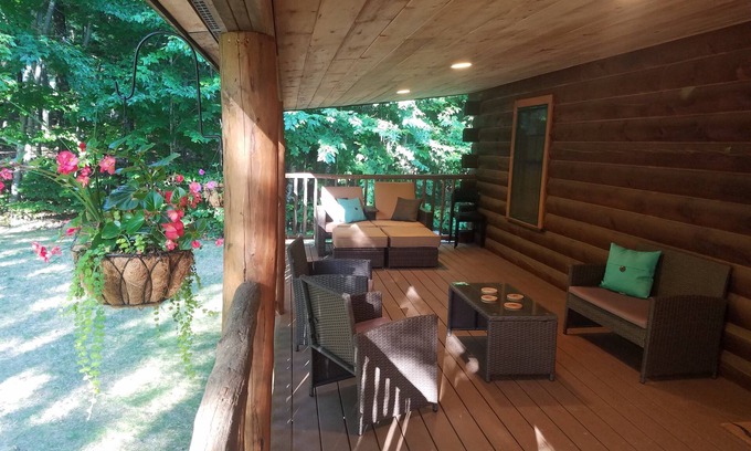Gilford House | The Lakes Region Log Cabin