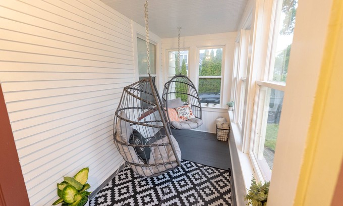 Lakeside House | The Lakeside Experience
