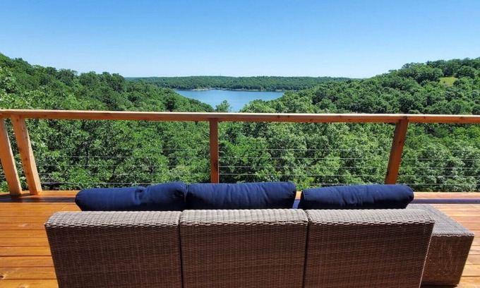 Sulphur Cabin | The Lakeview Hideaway