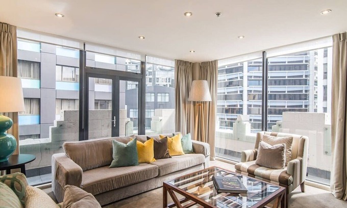 Wellington Apartment | THE LAMBTON QUAY SUB-PENTHOUSE