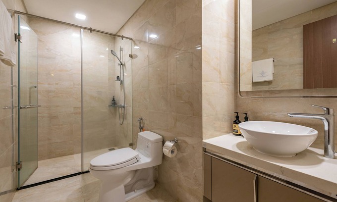 Hang Xanh Apartment | The Landmark 81 - Two Bedroom Apartment Suite