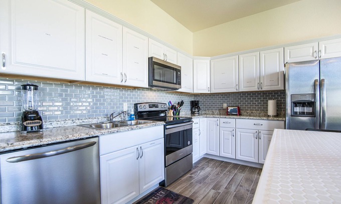 Coolidge Apartment | The Landmark Apartments