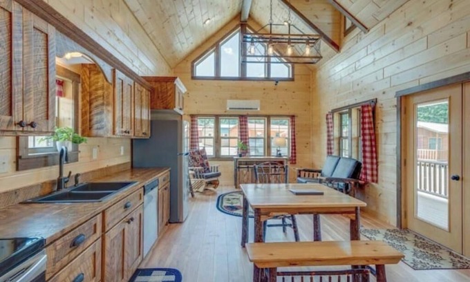 Dickson County Cabin | ~The Laramie~ 2-bedroom, 2 bath Log cabin near Charlotte rustic but comfortable