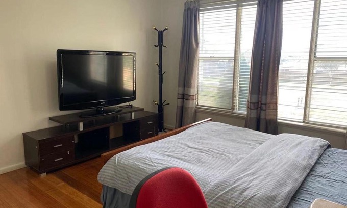 Bundoora House | The large room is conveniently located