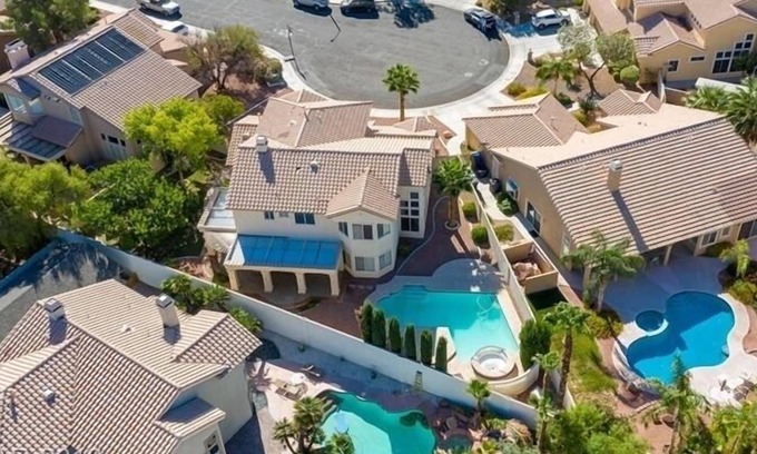 Green Valley North House | The Las Vegas Retreat, Heated Pool and Hot Tub.