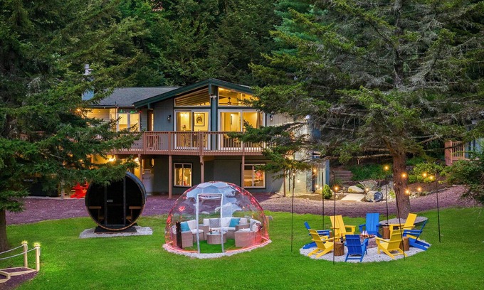 Albrightsville Ski Chalet | The Lazy Bear Cabin, Dome, Hot Tub, Sauna & More!