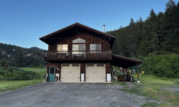 Leavenworth House | The Leavenworth Escape