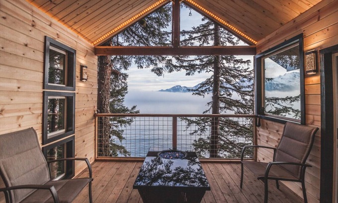 Seward Cabin | The Ledge at Granite Point