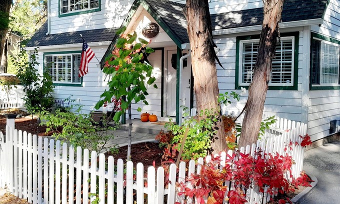 Cedar Glen House | The Lily Pond Cottage, Lake Arrowhead, CA