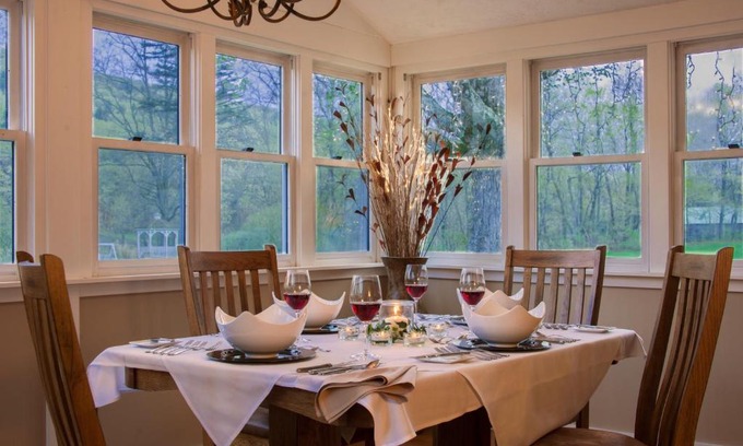 West Woodstock Hotel | The Lincoln Inn & Restaurant At The Covered Bridge