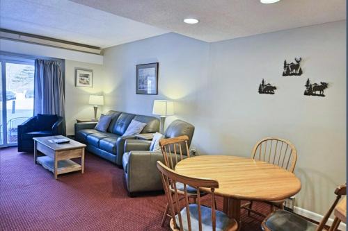 Lincoln Apartment | The Lincoln