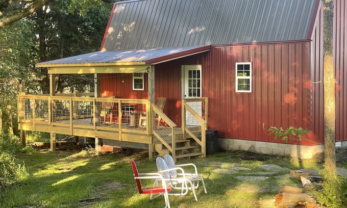 Mountain View House | The Little Barn on the Hill.NEW! min. from town. Great back porch view w/Loft