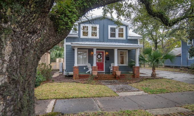 Georgetown House | *The Little George* Charming historic home located in Georgetown, SC