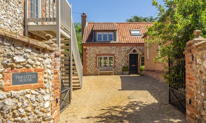 Brancaster House | The Little House 6