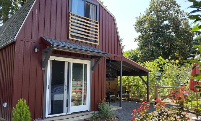 Cully Cottage | The Little Red Barn in the Big City!
