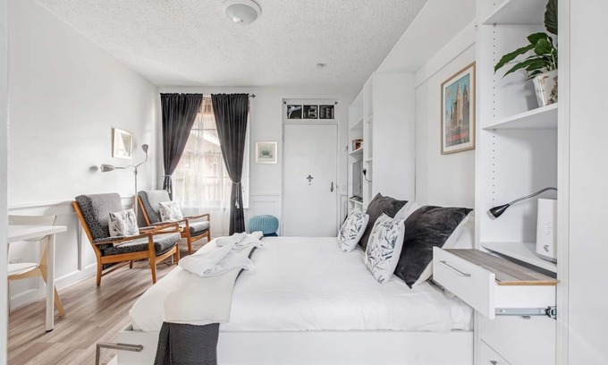 Carlton South Apartment | The Little Royal A Carlton Gardens Studio