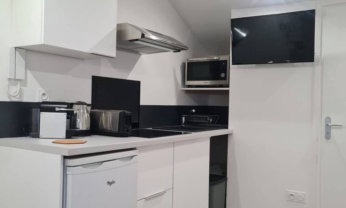 Vassieux - Crepieux Apartment | The Little Strasbourg - Renovated Studio - 3 People - Caluire