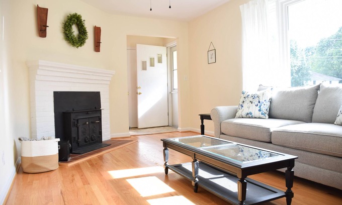 Lynchburg House | The Little Yellow Cottage