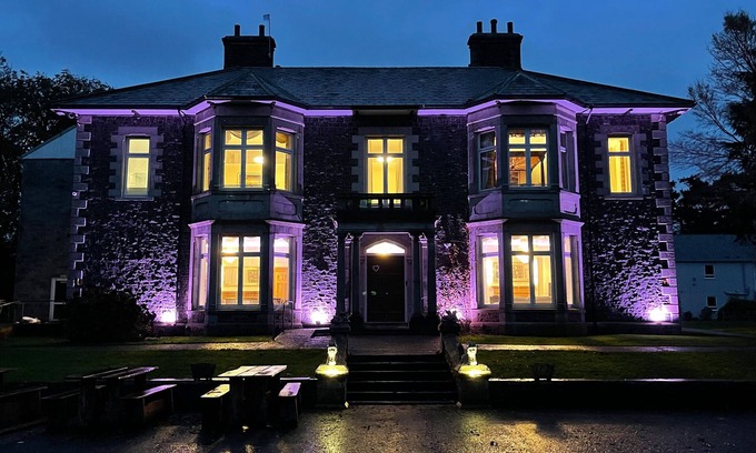 Bont Newydd House | THE LLOYD GEORGE, family friendly in Bontnewydd, Gwynedd