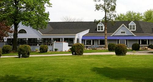 Sturgeon Bay Resort | The Lodge at Leathem Smith