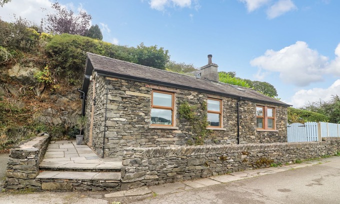 Bouth Cottage | THE LODGE, pet friendly, luxury holiday cottage in Newby Bridge