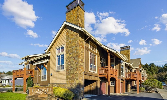 Tolovana Park House | The Lodges A-1 - Beachcomber Vacation Homes