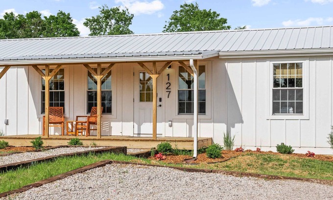 Williamstown Cabin | The Lodges at Eden Reserve - Back Cabins - Near Ark